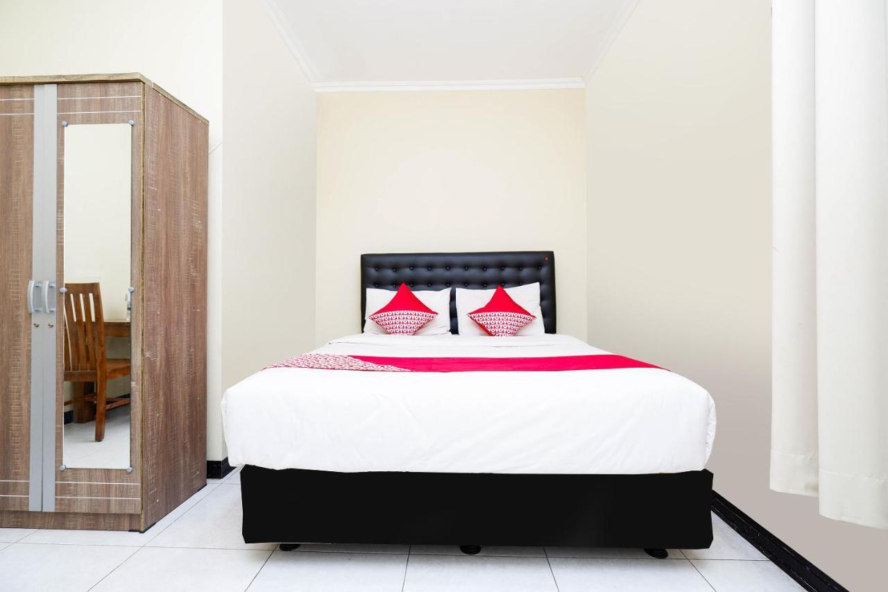 Hotel Oyo 1835 Kostel Wood Semarang Zewnętrze zdjęcie