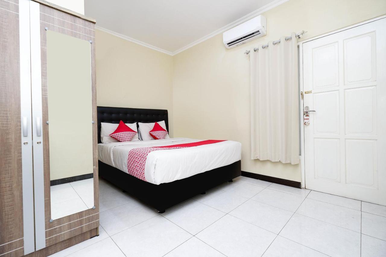 Hotel Oyo 1835 Kostel Wood Semarang Zewnętrze zdjęcie